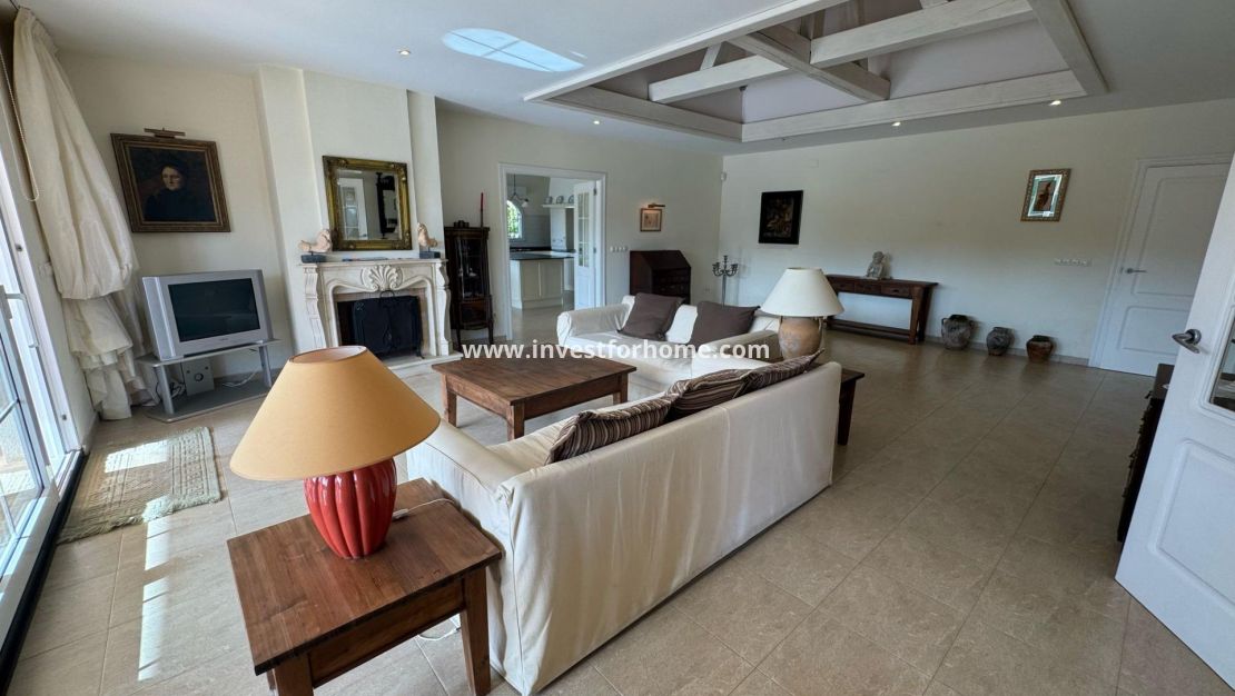 Sale - Villa - Orihuela Costa - Playa Flamenca