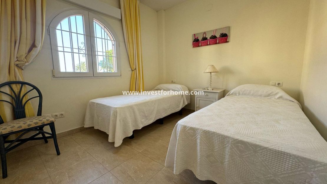 Sale - Villa - Orihuela Costa - Playa Flamenca