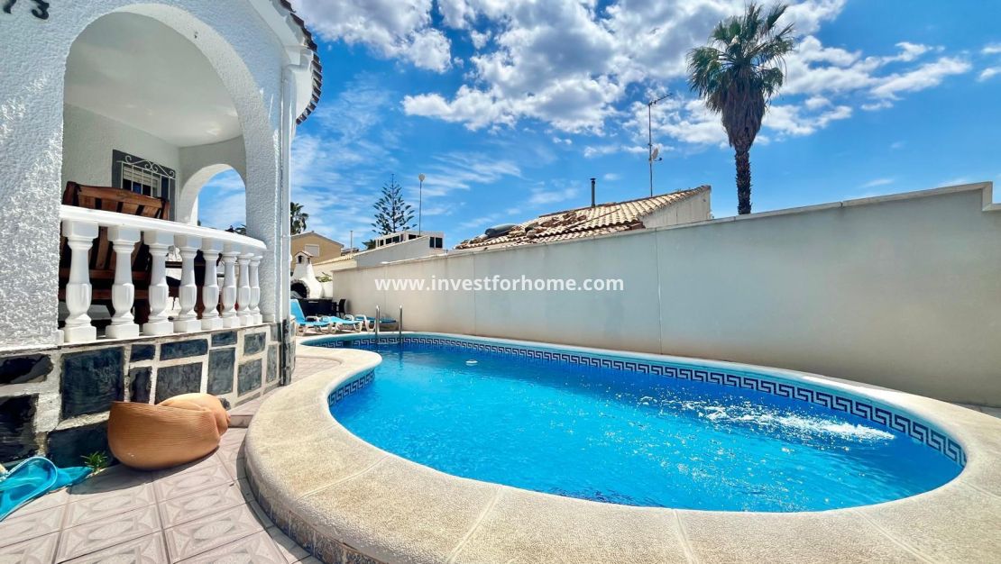 Sale - Villa - Orihuela Costa - Playa Flamenca