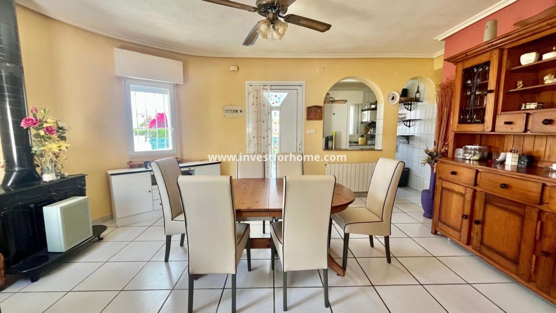 Sale - Villa - Orihuela Costa - Playa Flamenca