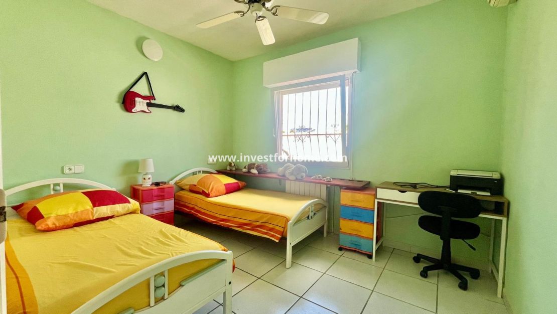 Sale - Villa - Orihuela Costa - Playa Flamenca