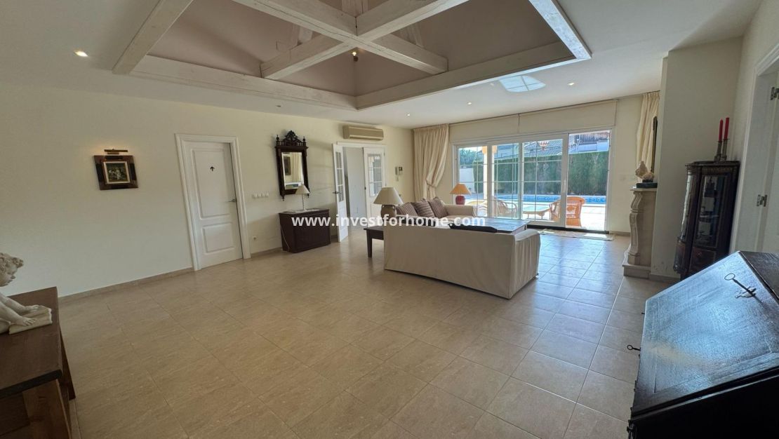 Sale - Villa - Orihuela Costa - Playa Flamenca