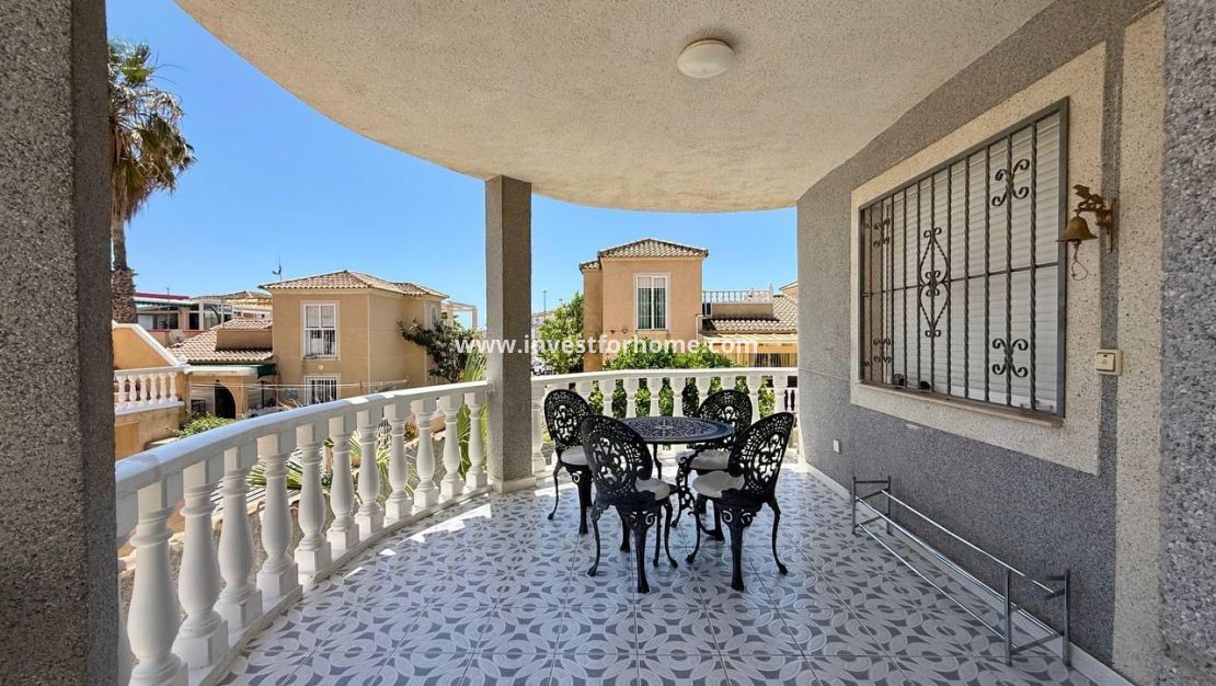 Sale - Villa - Orihuela Costa - Playa Flamenca