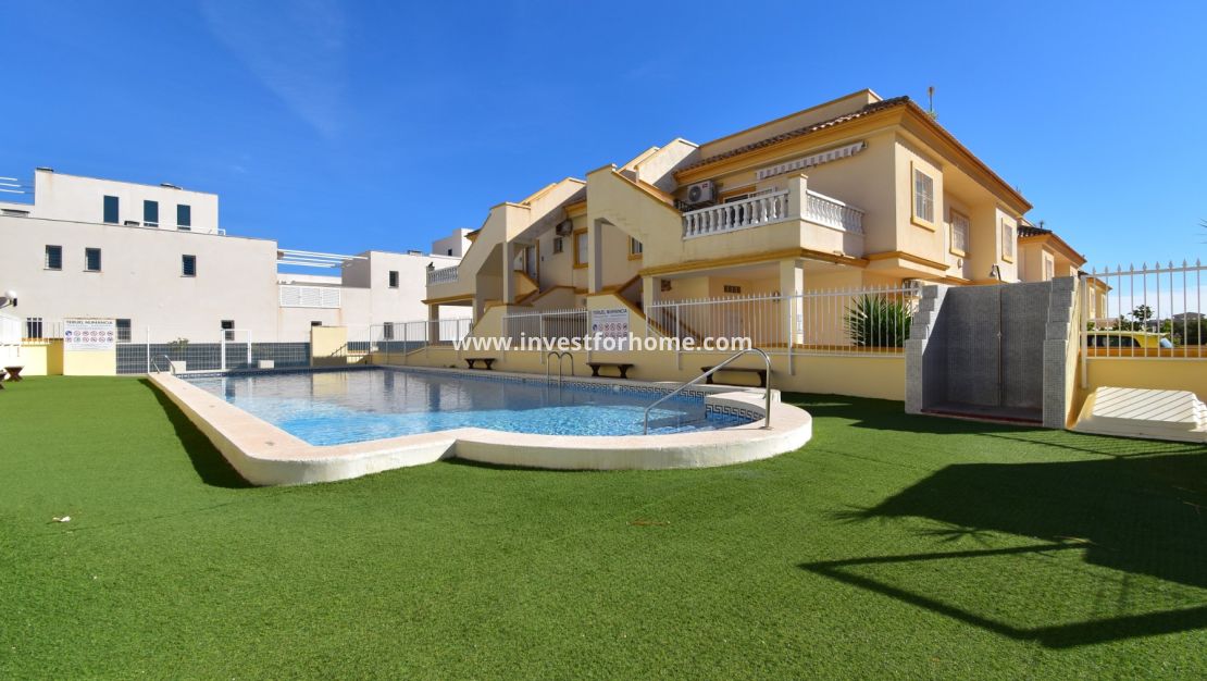 Sale - Villa - Orihuela Costa - Playa Flamenca