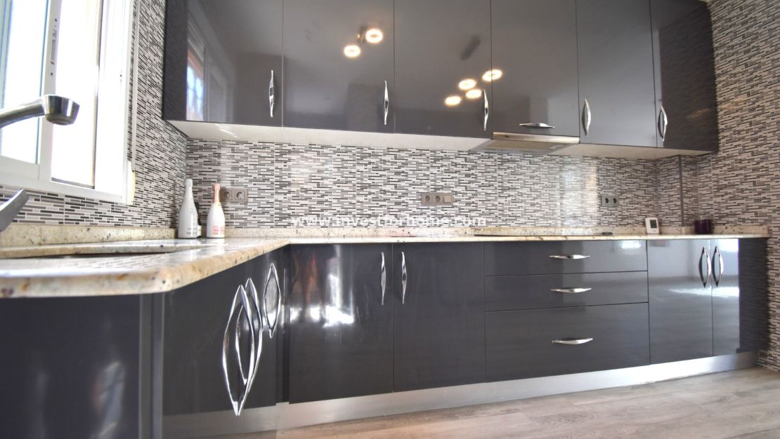 Sale - Villa - Orihuela Costa - Playa Flamenca