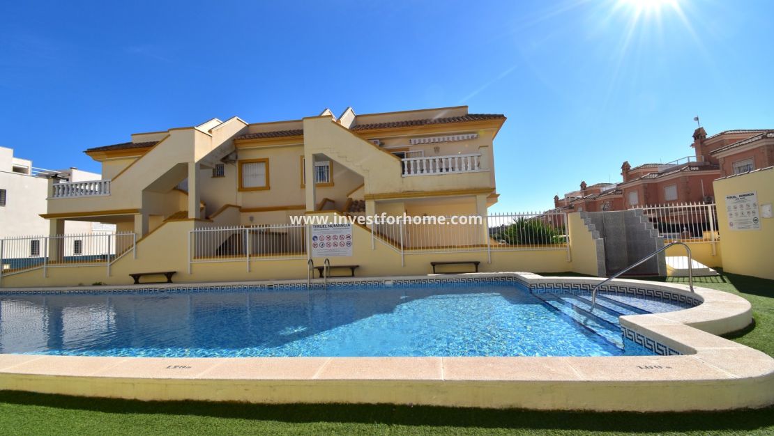 Sale - Villa - Orihuela Costa - Playa Flamenca