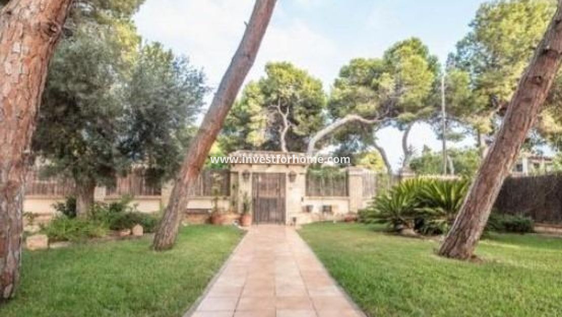 Sale - Villa - Orihuela Costa - Punta Prima