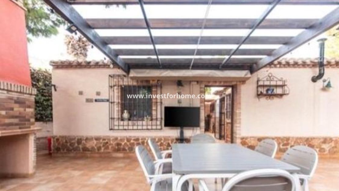 Sale - Villa - Orihuela Costa - Punta Prima