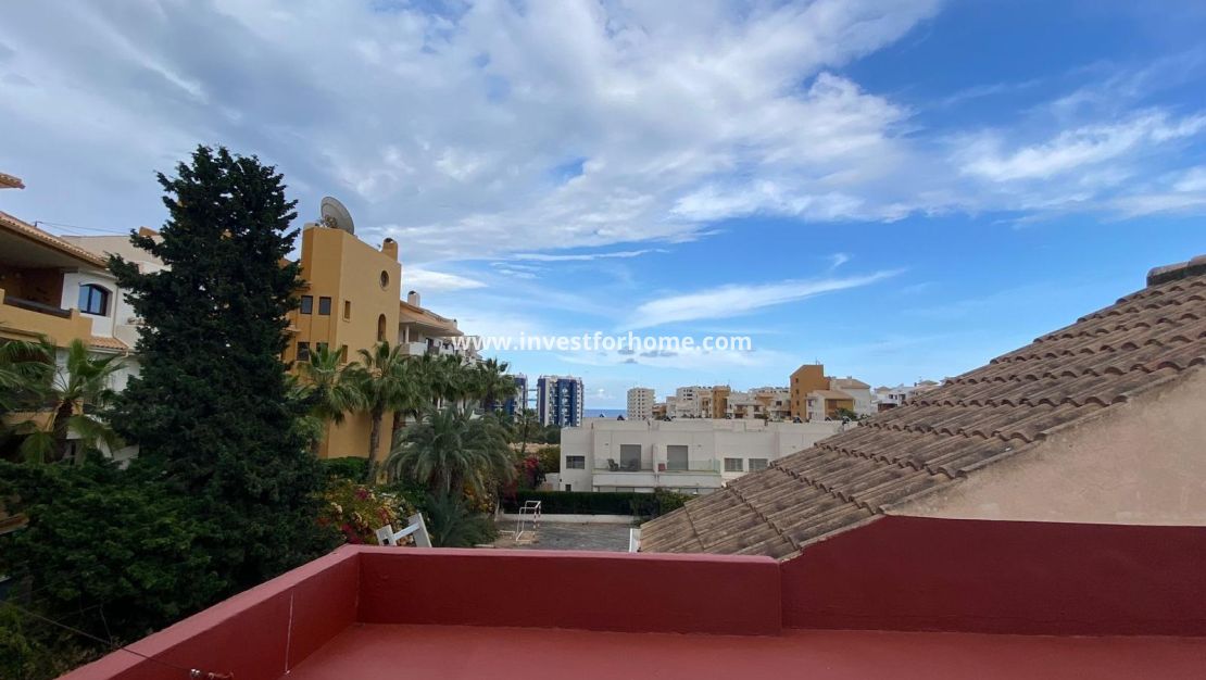 Sale - Villa - Orihuela Costa - Punta Prima