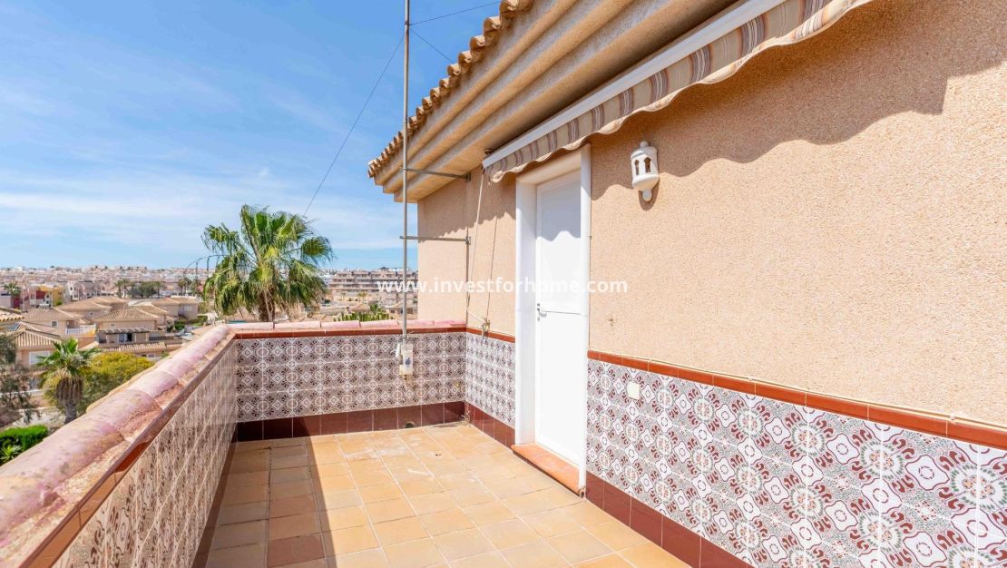 Sale - Villa - Orihuela Costa - Punta Prima
