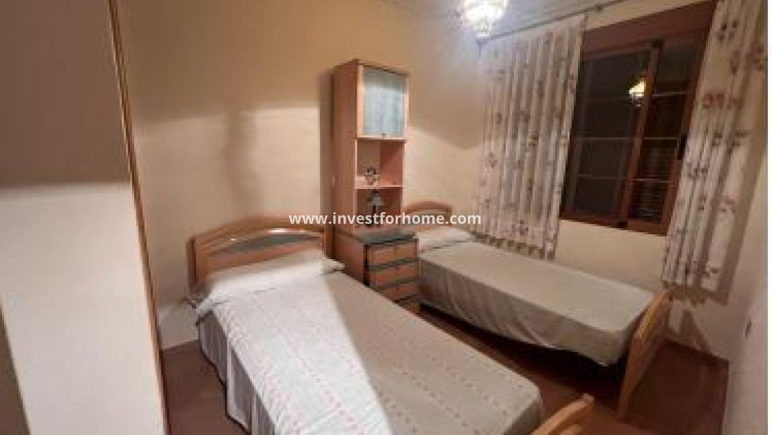 Sale - Villa - Orihuela Costa - Punta Prima