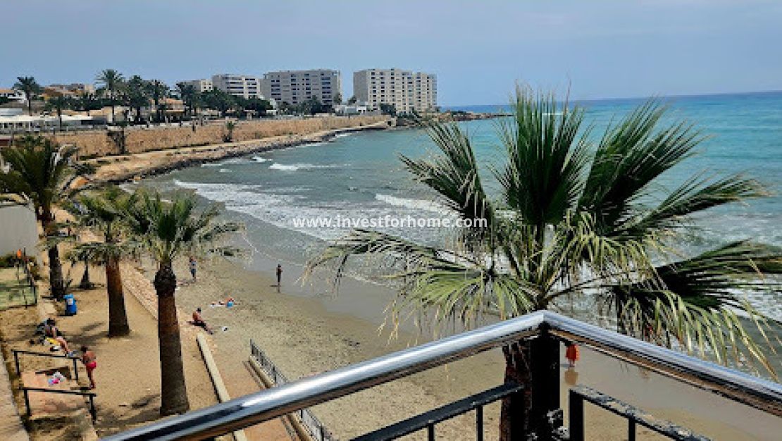 Sale - Villa - Orihuela Costa - Punta Prima