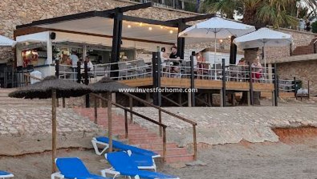 Sale - Villa - Orihuela Costa - Punta Prima