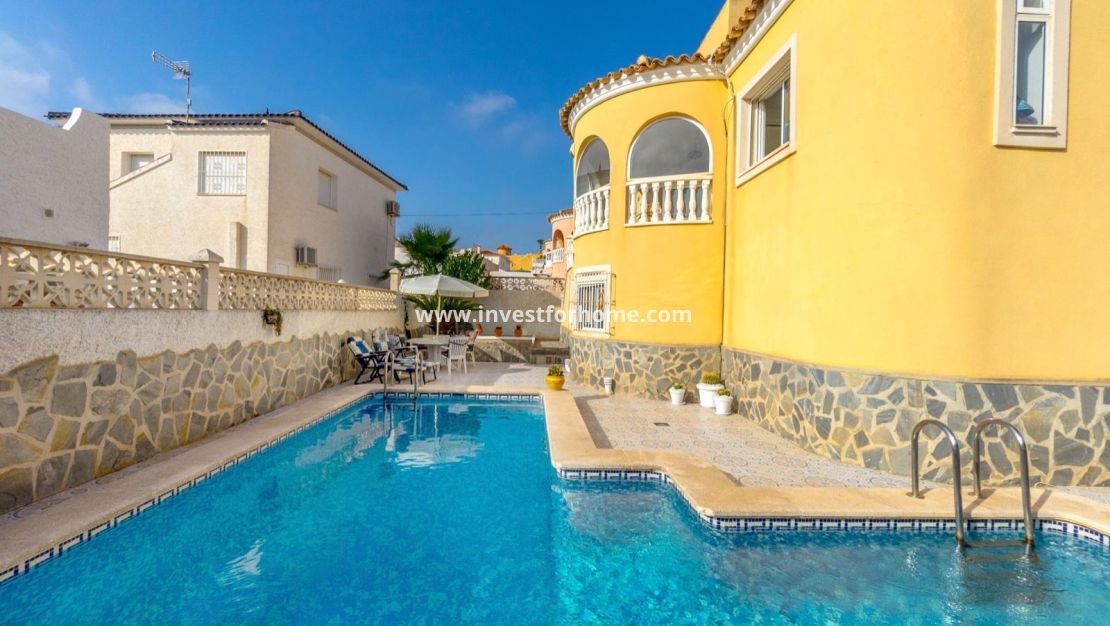 Sale - Villa - Orihuela Costa - Villamartín