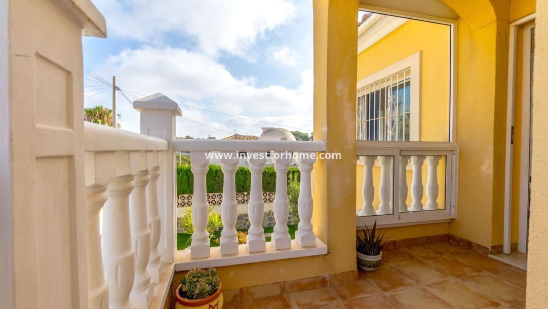 Sale - Villa - Orihuela Costa - Villamartín