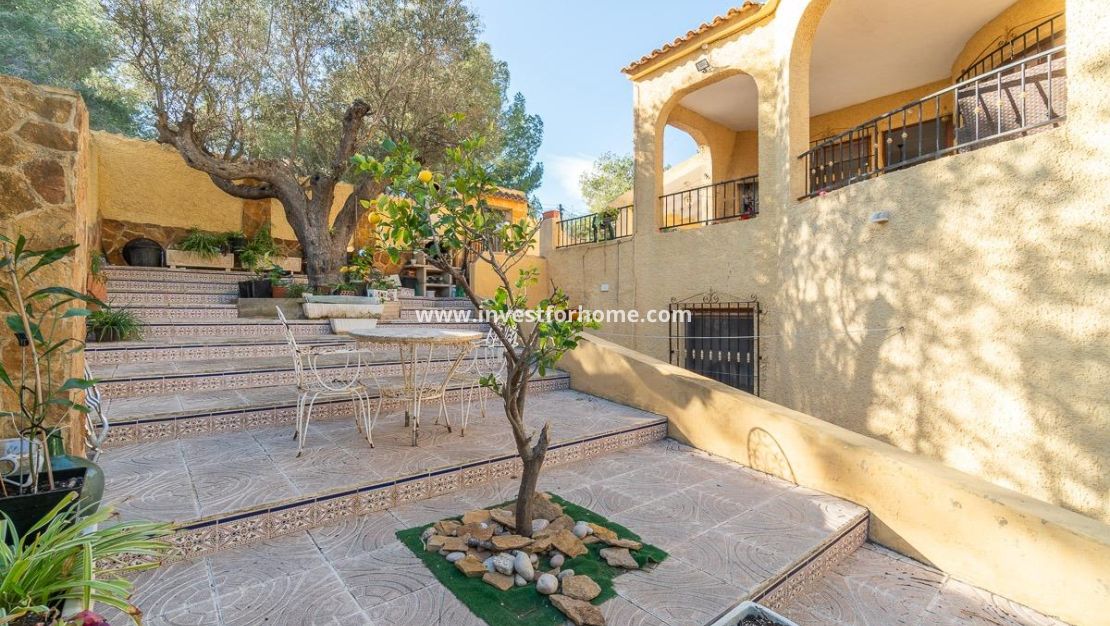 Sale - Villa - Orihuela Costa - Villamartín