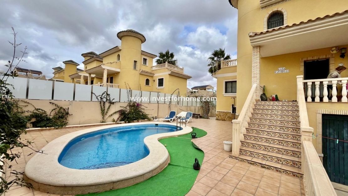 Sale - Villa - Orihuela Costa - Villamartin
