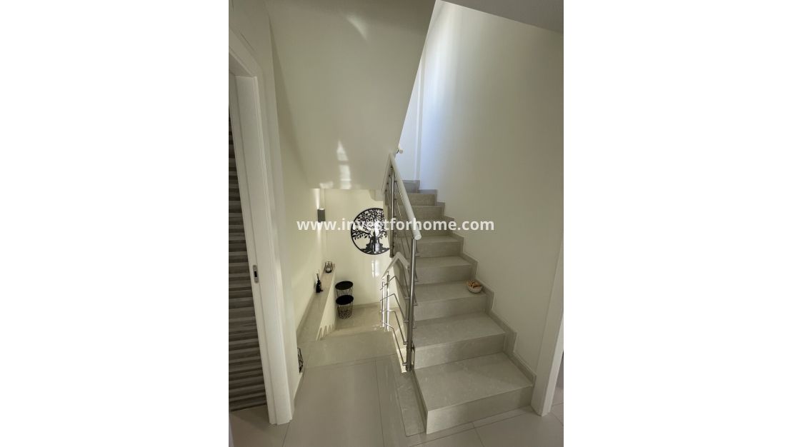 Sale - Villa - Orihuela Costa - Villamartin