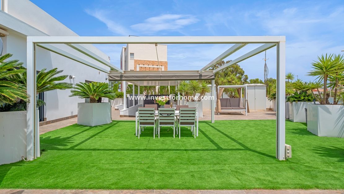 Sale - Villa - Orihuela Costa - Villamartín