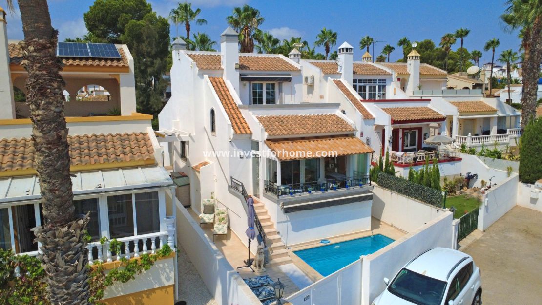 Sale - Villa - Orihuela Costa - Villamartín