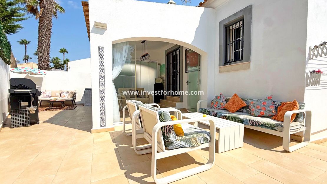 Sale - Villa - Orihuela Costa - Villamartín