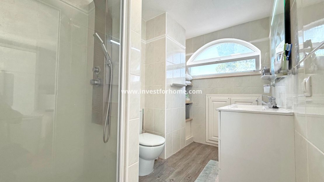 Sale - Villa - Orihuela Costa - Villamartín