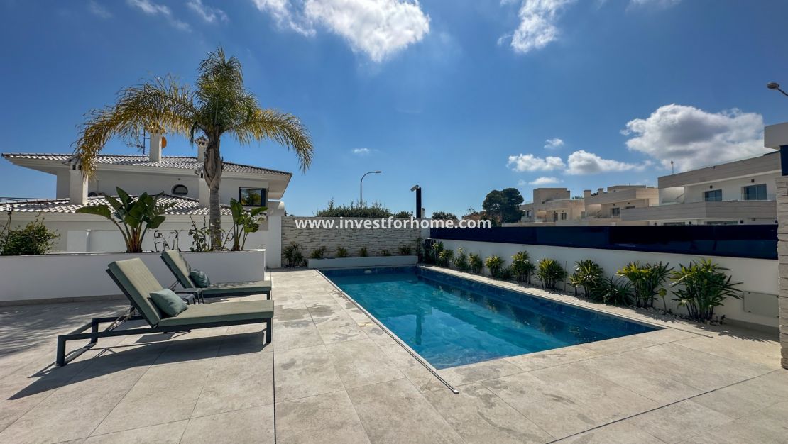 Sale - Villa - Orihuela Costa - Villamartín