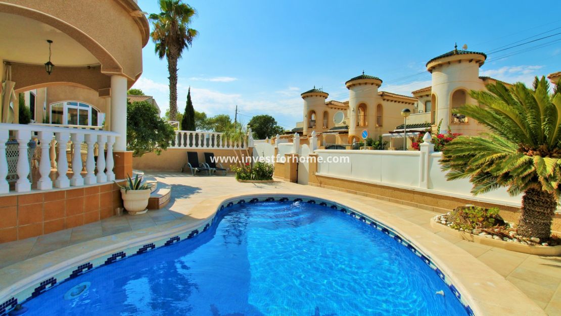 Sale - Villa - Orihuela Costa - Villamartín