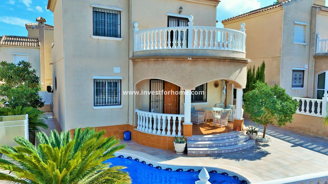 Sale - Villa - Orihuela Costa - Villamartín