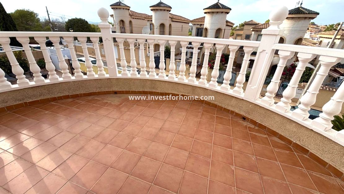 Sale - Villa - Orihuela Costa - Villamartín