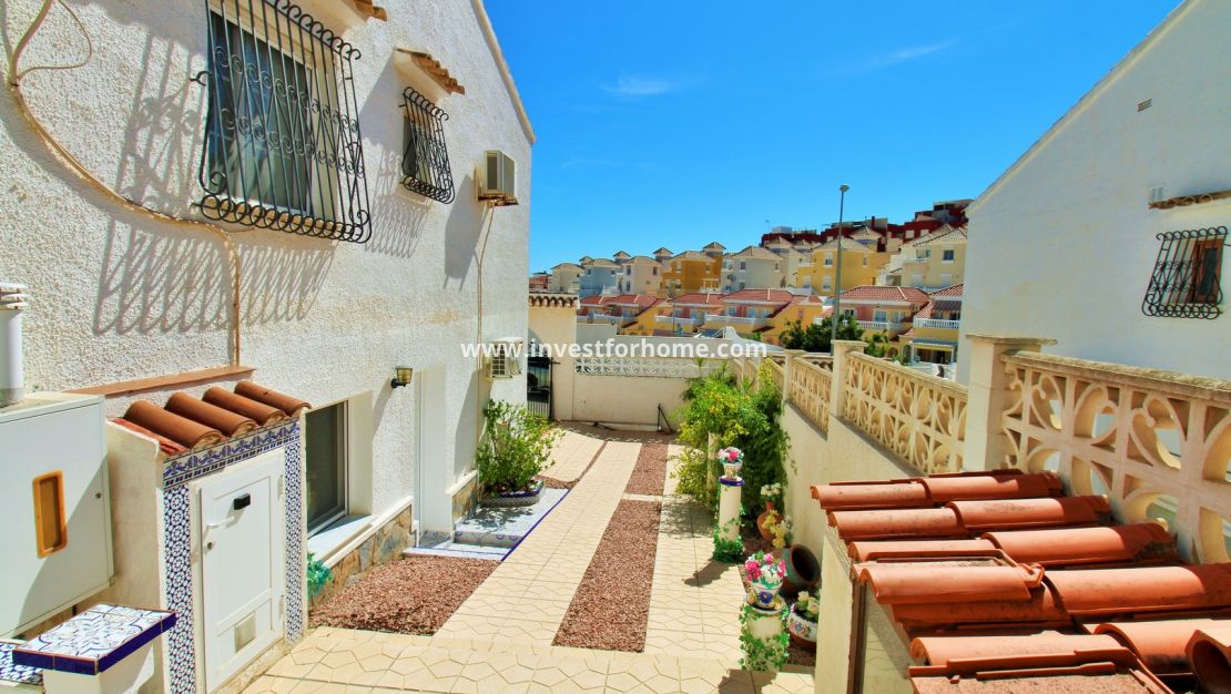 Sale - Villa - Orihuela Costa - Villamartín