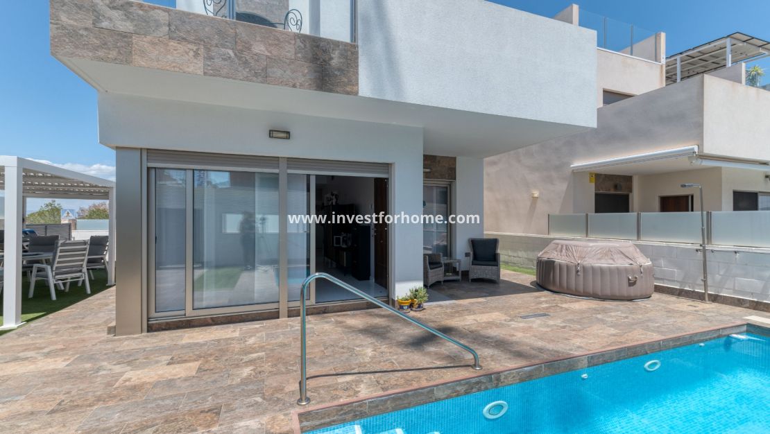 Sale - Villa - Orihuela Costa - Villamartín