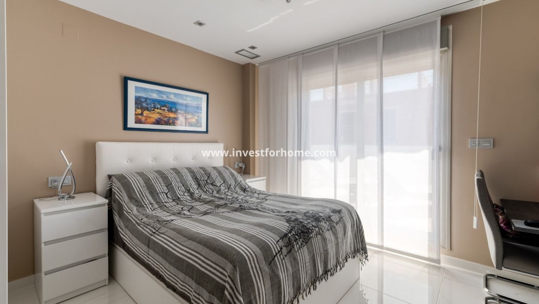 Sale - Villa - Orihuela Costa - Villamartín