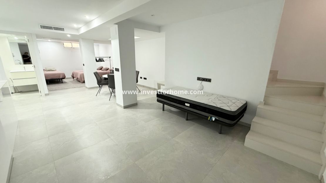 Sale - Villa - Orihuela Costa - Villamartín