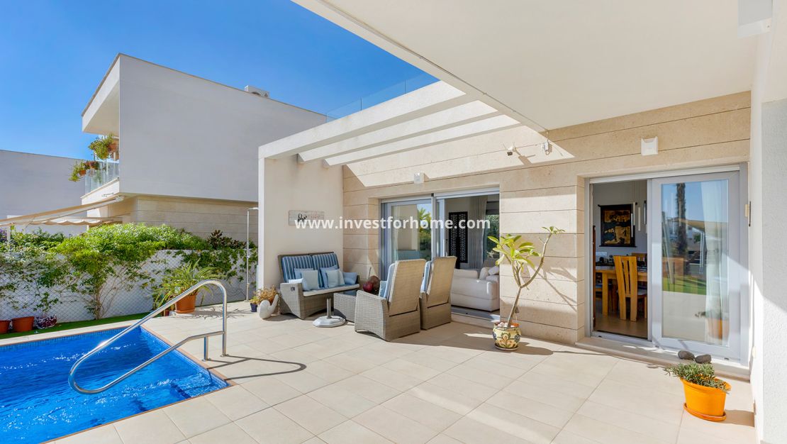 Sale - Villa - Orihuela Costa - Vistabella Golf