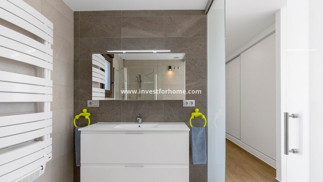 Sale - Villa - Orihuela Costa - Vistabella Golf