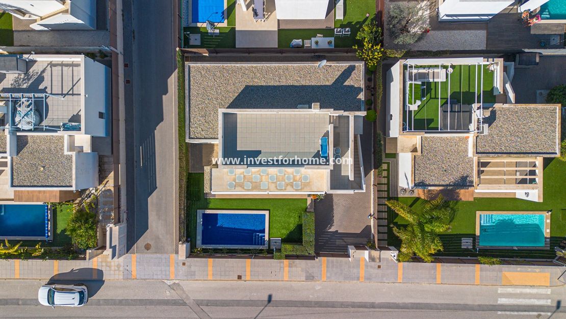Sale - Villa - Orihuela Costa - Vistabella Golf