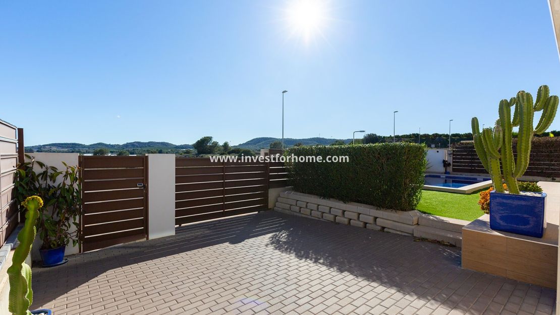 Sale - Villa - Orihuela Costa - Vistabella Golf