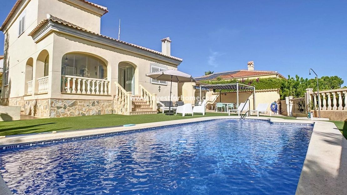 Sale - Villa - Pinar de Campoverde - Inland