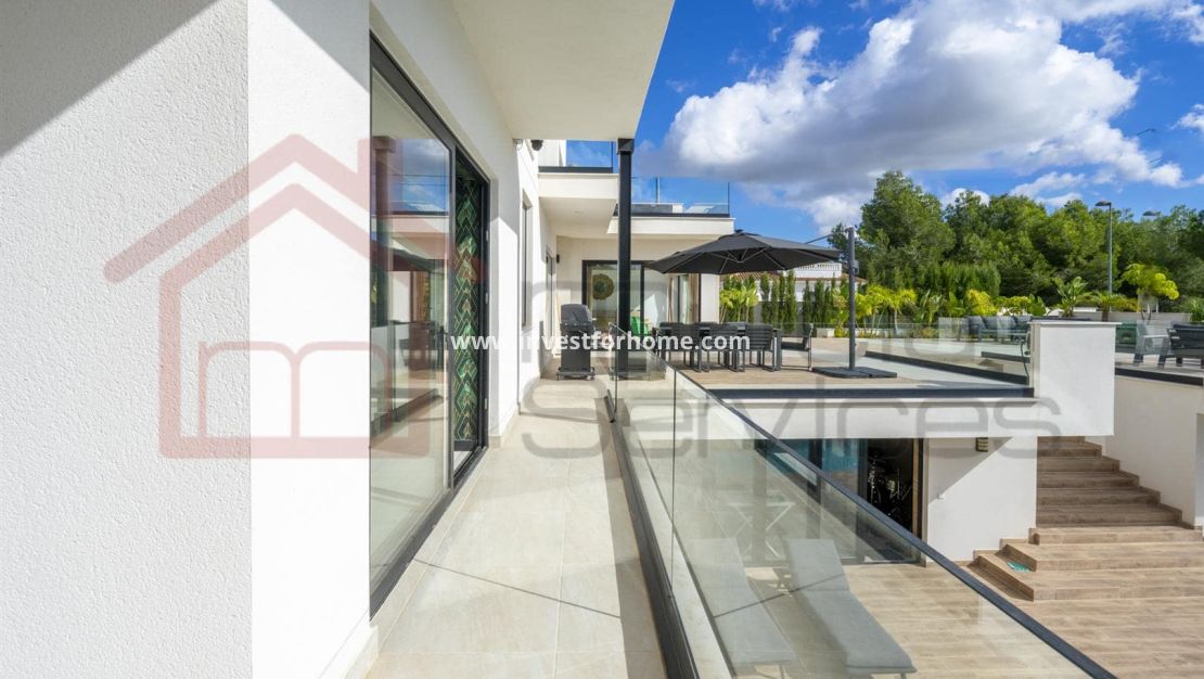 Sale - Villa - Pinar de Campoverde - Inland