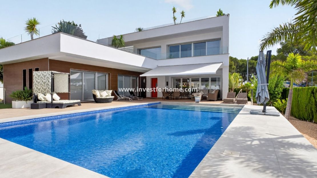 Sale - Villa - Pinar de Campoverde - Inland
