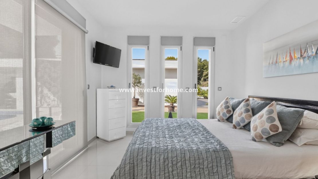 Sale - Villa - Pinar de Campoverde - Inland