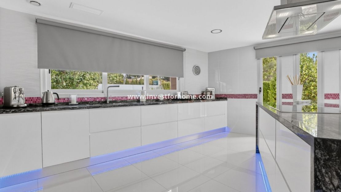 Sale - Villa - Pinar de Campoverde - Inland