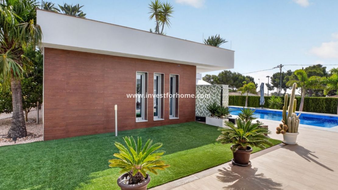 Sale - Villa - Pinar de Campoverde - Inland