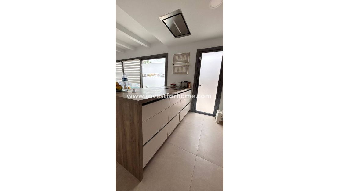 Sale - Villa - San Miguel de Salinas - Urbanizacion Blue Lagoon