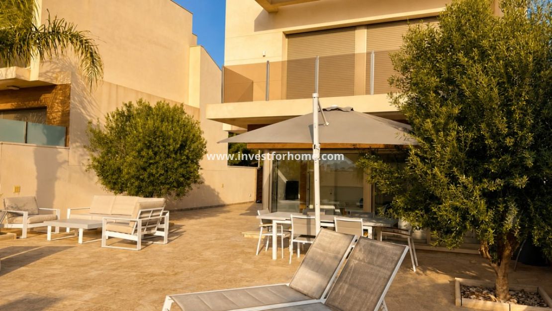 Sale - Villa - San Miguel de Salinas - Urbanizaciones