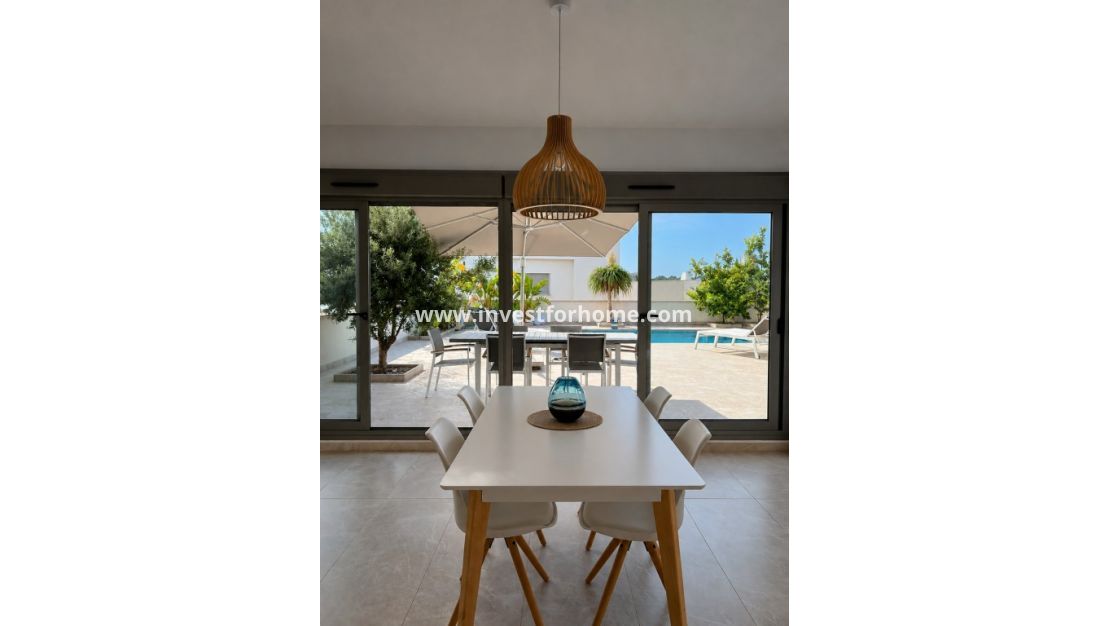 Sale - Villa - San Miguel de Salinas - Urbanizaciones