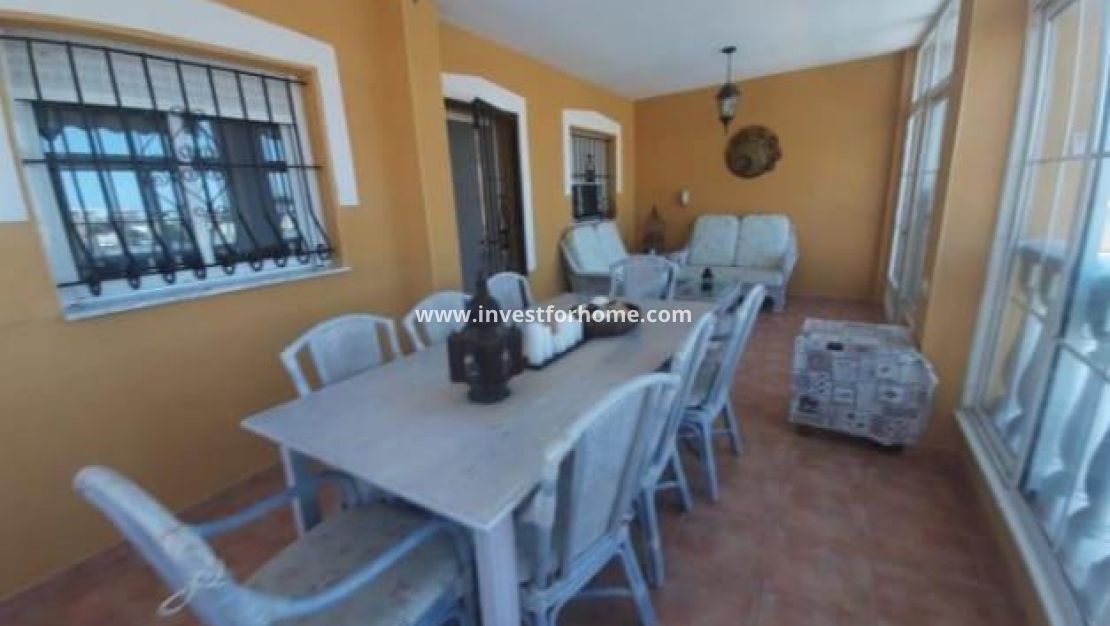 Sale - Villa - Torrevieja - aguas nuevas