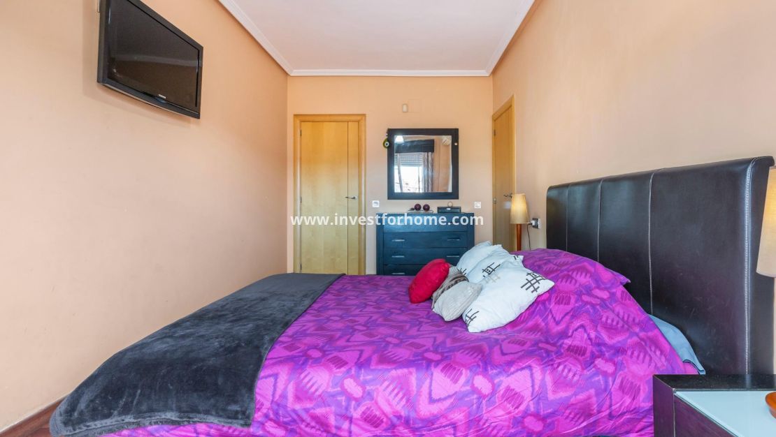 Sale - Villa - Torrevieja - aguas nuevas