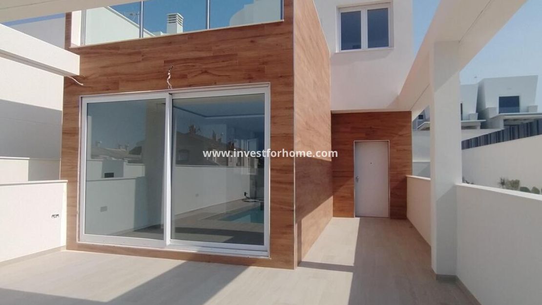 Sale - Villa - Torrevieja - aguas nuevas
